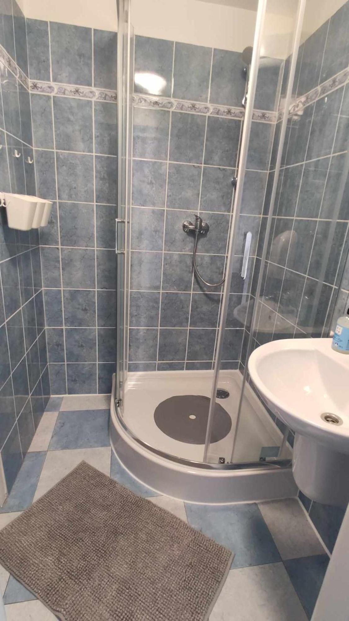 Parkcentrum Lowcost Hotel Near Center Of Ostrava Ngoại thất bức ảnh